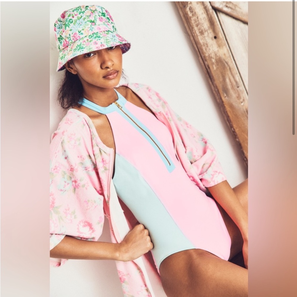 LoveShackFancyxHurley Floral Printed Bucket Hat NWOT - Picture 3 of 9